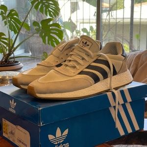 Adidas I-5823 Crème and Navy Blue